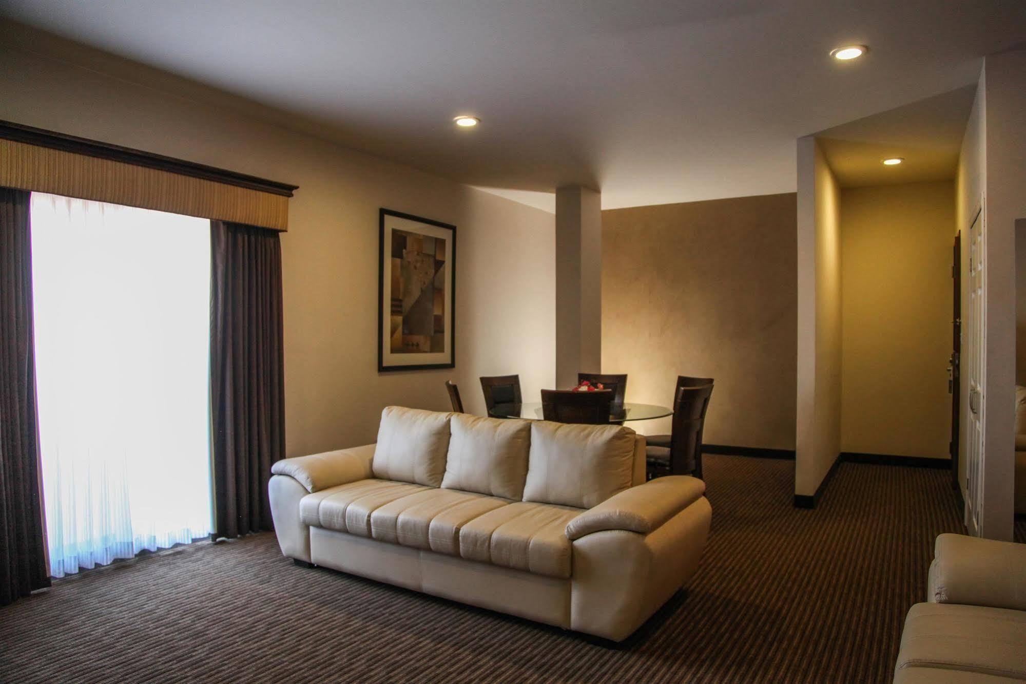 Best Western Plus La Mina Parral Phòng bức ảnh